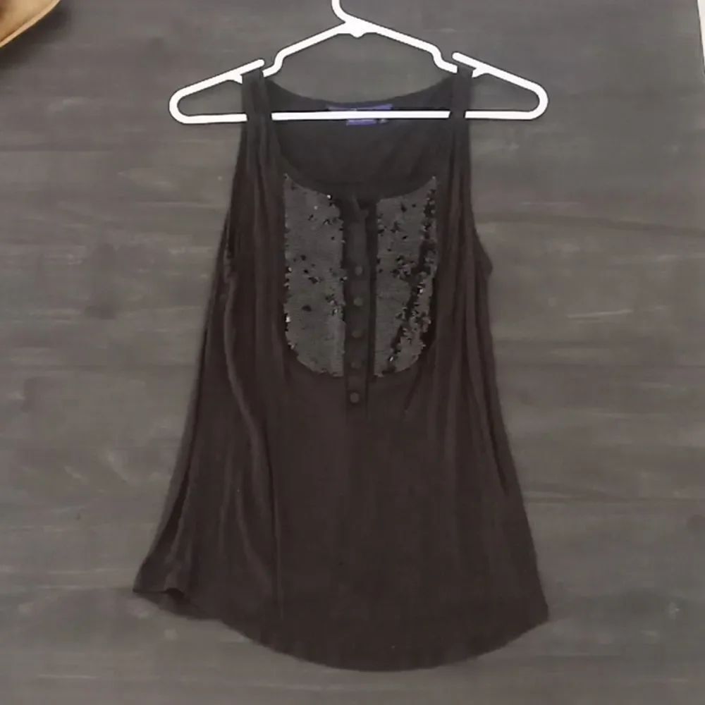 Miley Cyrus top size large
